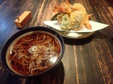午後4時頃、遅い昼食、川上庵、上天ぷらそば