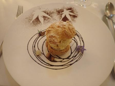 栗のババロアと洋梨のシュークリーム