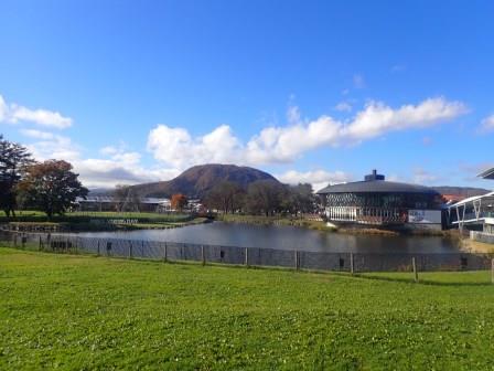 14:17　軽井沢駅の南に広がる広大なプリンスショッピングプラザで昼食