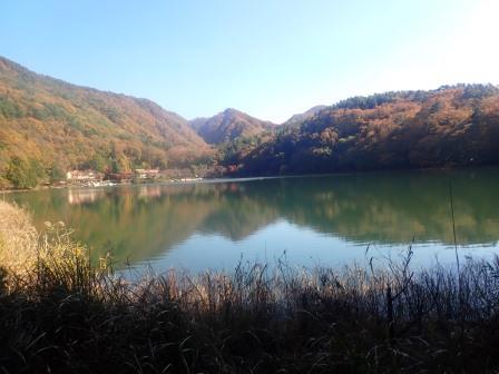 12:07　四尾連湖より見た蛾ヶ岳