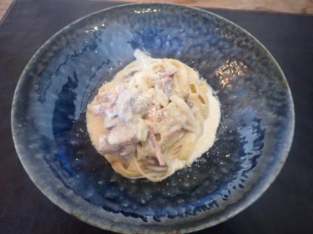 タリアテッレ　茸のクリームソースのパスタ