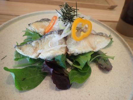 メインは上さんが「揚げ本鰆ネギ塩ソースがけ」