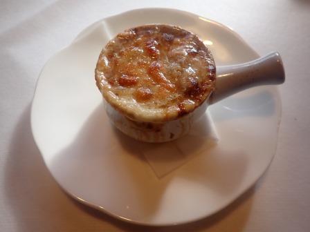 スープ　オニオングラタンスープ