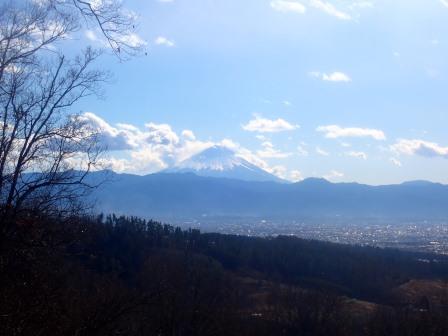 11:05　一つ目の富士山のView Pointに戻って来た、20分の富士見喫茶”
	title=
