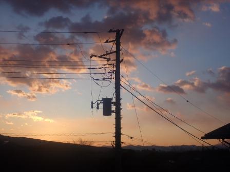 午前7時、日の出間際の東の空