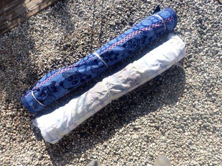 本日午後、タオルで原木を包んで、如雨露で水をかける