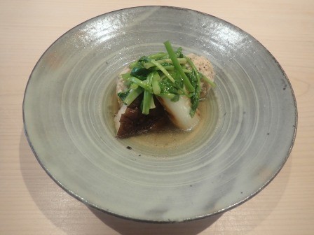 鰤つみれ、焼き葱、焼き椎茸、芹の炊き合わせ