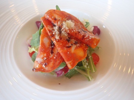 昼食　甲斐市　キングスウェル　サラミののったサラダ