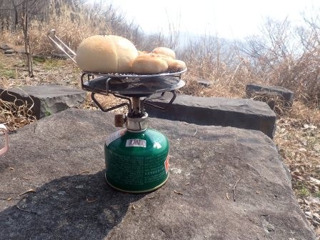 11:04　コーヒーを入れて、パンを炙って春霞コブシ喫茶