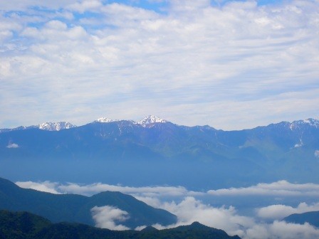 10:30　鷹見岩より、農鳥岳、間ノ岳、北岳