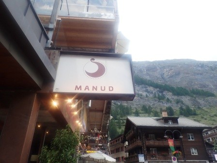 20:00　MAMUDの看板