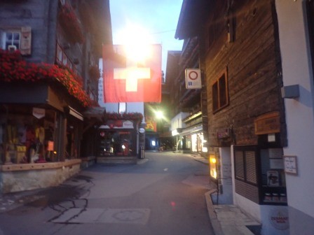 5:44　朝の散歩　メインロードを行く	
	 title=