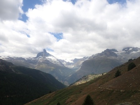 13:15　雲がかかる山並みもまたよし