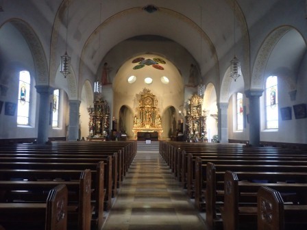 18:03　街の中心カトリック教会