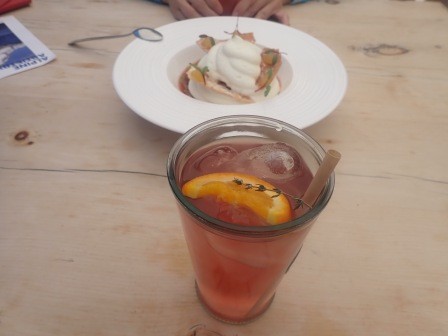15:06　アイスティーとジェラードをいただく、旨い