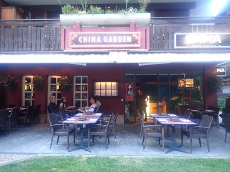 18:39　China Gardenn 華園玄関