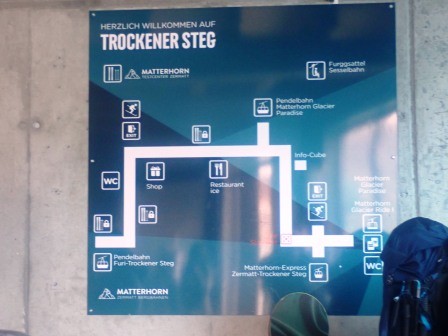 11:04　トロッケナー・シュテック駅の案内図	
	 title=