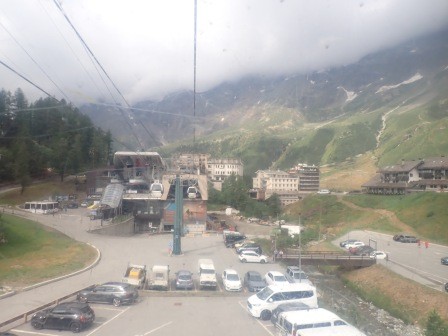 10:30　4人乗りの昔からあると思われるゴンドラに乗って、間もなく目的地チェルビニアへ	
	 title=