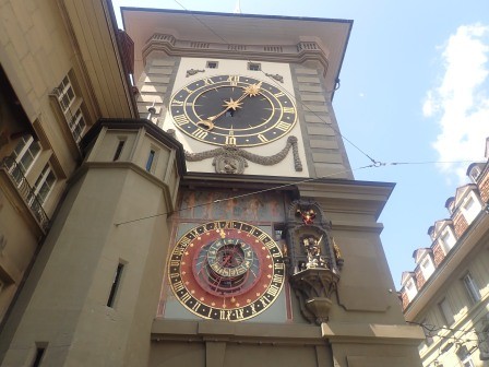 13:11　時計塔、からくり時計とのこと