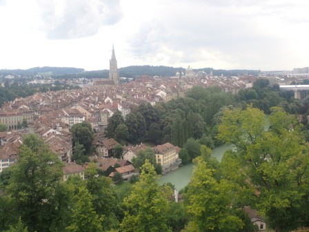 14:42　バラ園より、まさに安野光雅さんの絵本の世界