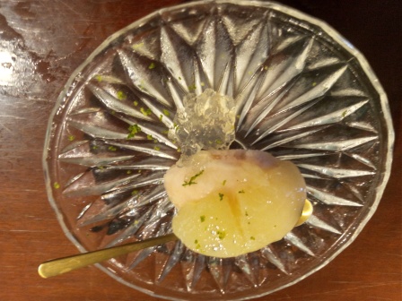 デザート　桃のコンポートとジェラードでお口さっぱり