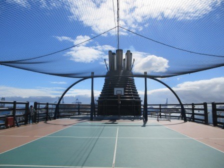 11:39　まずは船内散策、最上階の14階の球戯場
