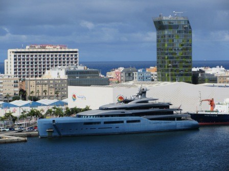 11:39　高級クルーザーかな・・・