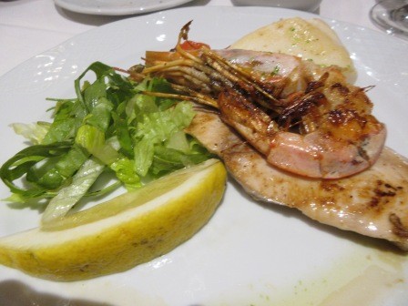 19:35　夕食　メイン　上さんの頼んだシーフードグリル