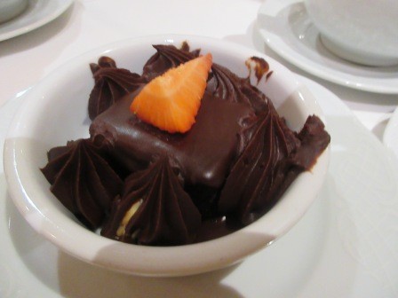 20:16　夕食　デザート　上さんの頼んだチョコレート・トリュフ