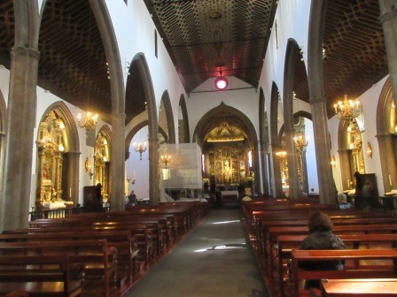 10:34　カテドラル内部