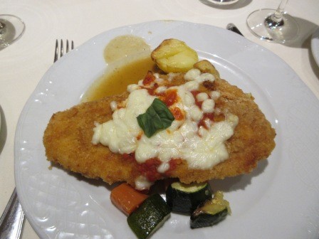 19:04　メイン　私の頼んだチキンとパルミジャーノチーズのグリル