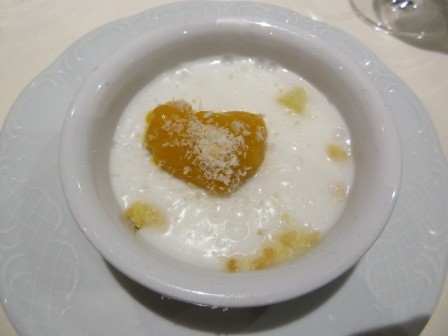 19:23　デザート　上さんの頼んだピナコラーダ・プリン