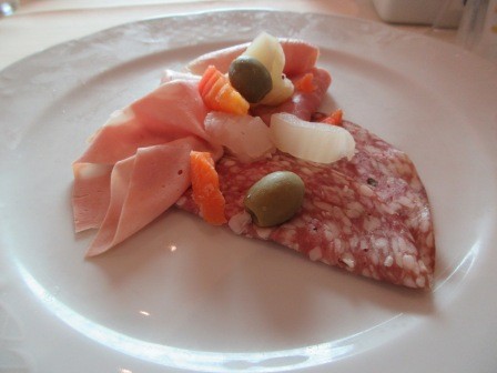 8:48　ハムとサラミ