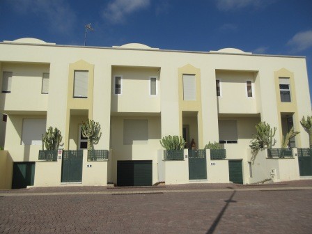 11:07　街の散策　浜辺沿いのお家