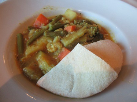 13:24　昼食　メイン　私の頼んだ野菜カレー