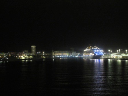 6:18　間もなくグラン・カナリア島ラス・パルマスに帰港