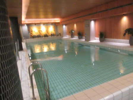 6:50　ホテルの地階のプール、入らず