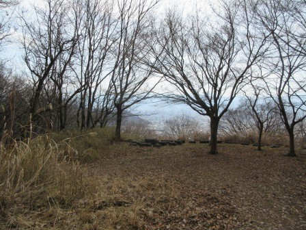 11:10　石の道の広場