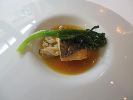 メイン、上さんの頼んだ真鯛のポワレ