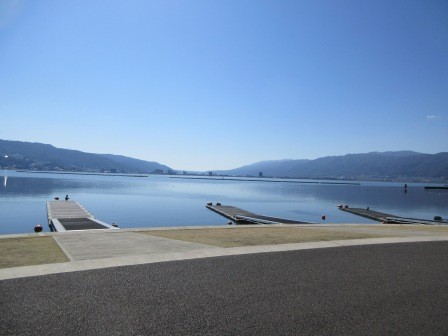 9:24　ボートに乗るための突堤かな・・・