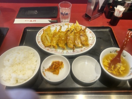 11月4日（火）12:24　多賀SAの王将で昼食、吉野家もあった