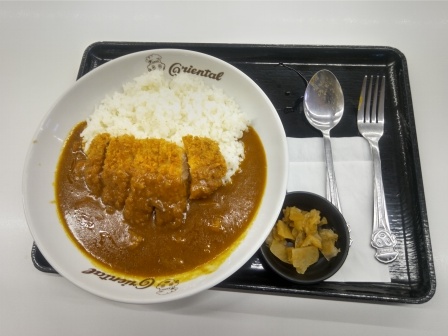 11月7日（金）12:15　バスにて実家に戻る、昼食、養老SA、オリエンタルカレーのカツカレー